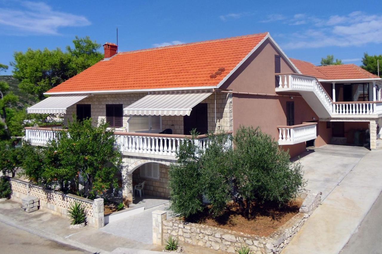 Apartments With A Parking Space Zavalatica, Korcula - 4453 Exterior photo