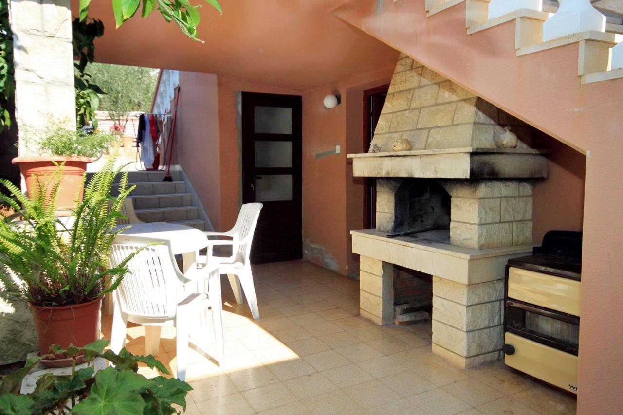 Apartments With A Parking Space Zavalatica, Korcula - 4453 Exterior photo