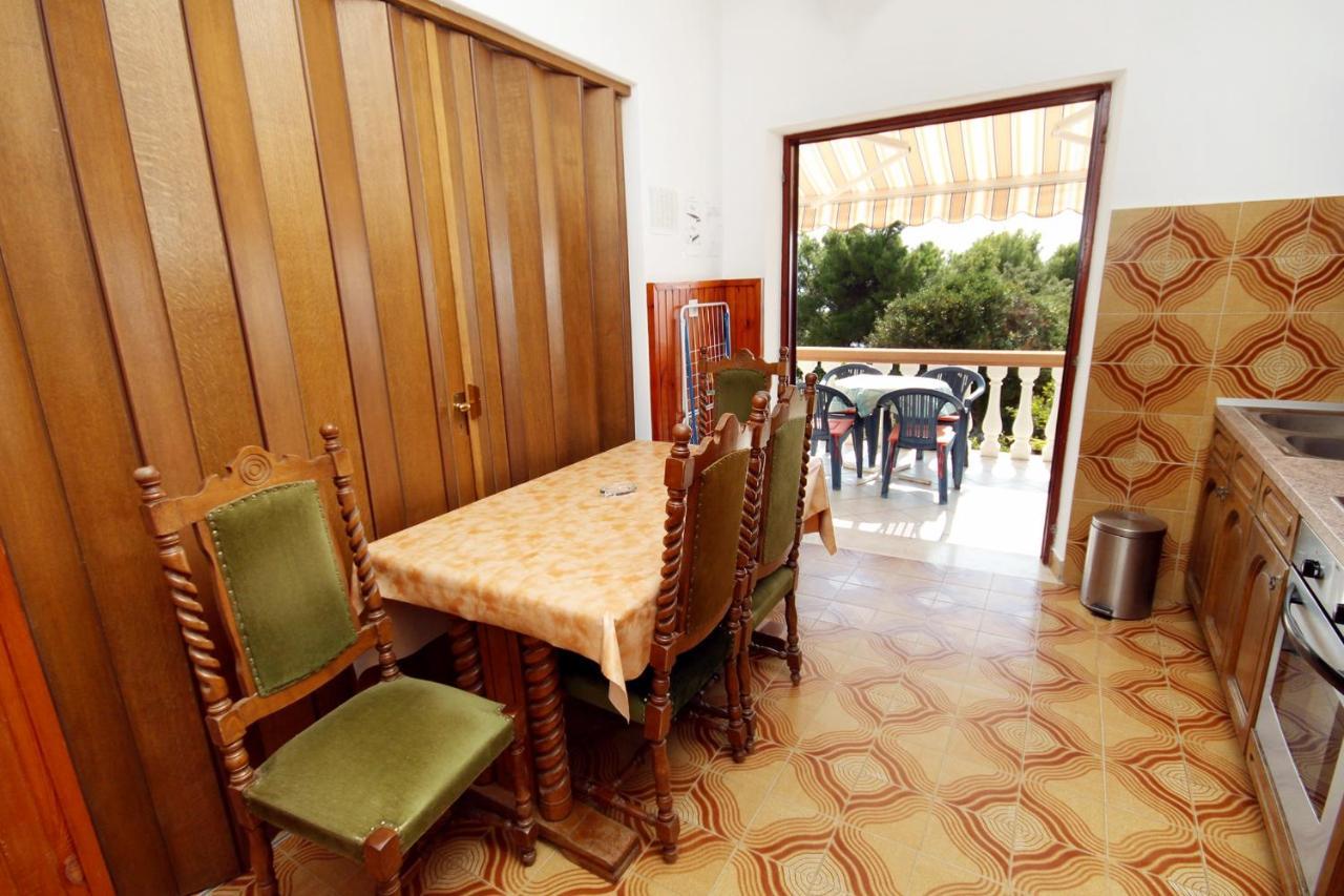 Apartments With A Parking Space Zavalatica, Korcula - 4453 Exterior photo