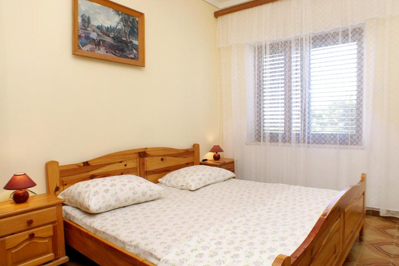 Apartments With A Parking Space Zavalatica, Korcula - 4453 Exterior photo