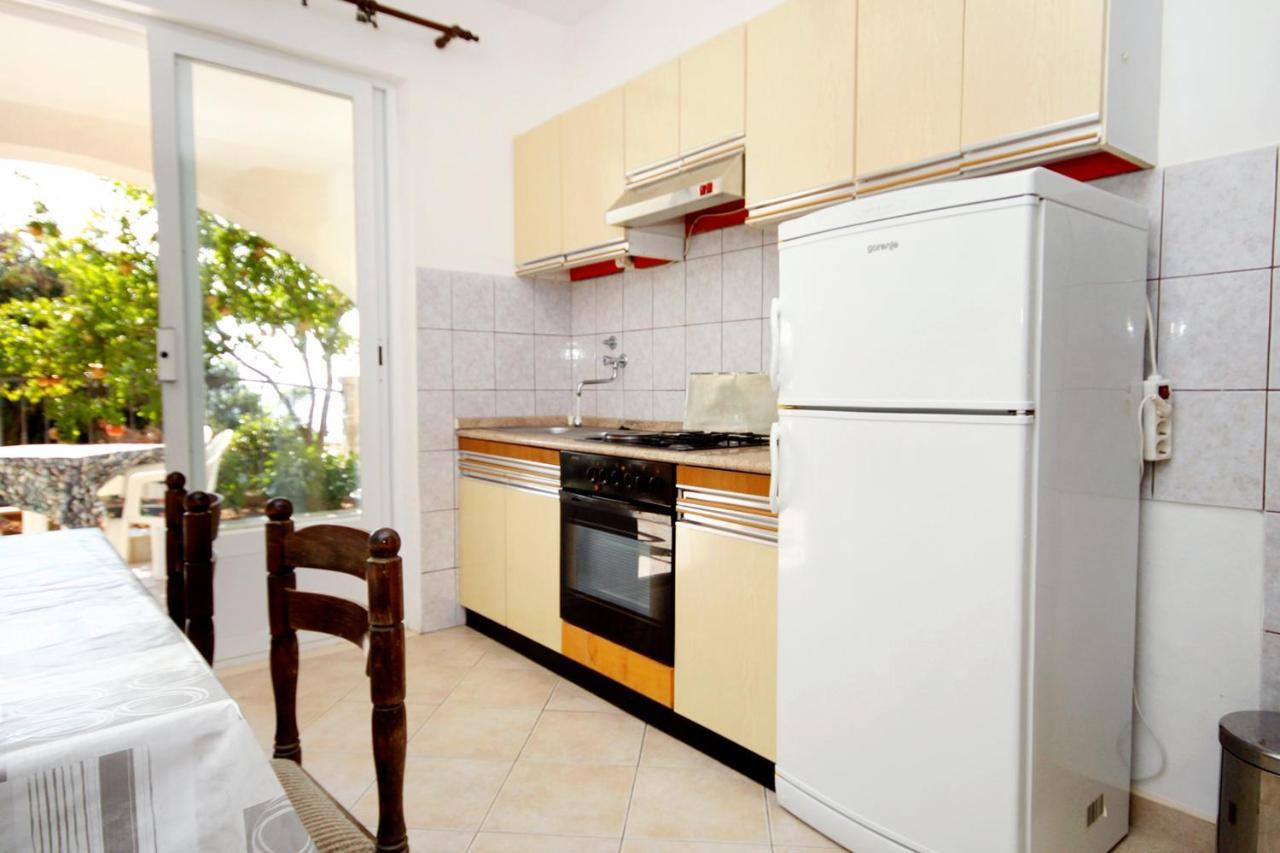 Apartments With A Parking Space Zavalatica, Korcula - 4453 Exterior photo